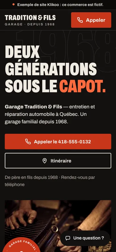 Le site modèle du Garage Tradition & Fils sur un cellulaire&nbsp;: le nom, le titre «&nbsp;Deux générations sous le capot.&nbsp;» et les boutons «&nbsp;Appeler&nbsp;» et «&nbsp;Itinéraire&nbsp;».